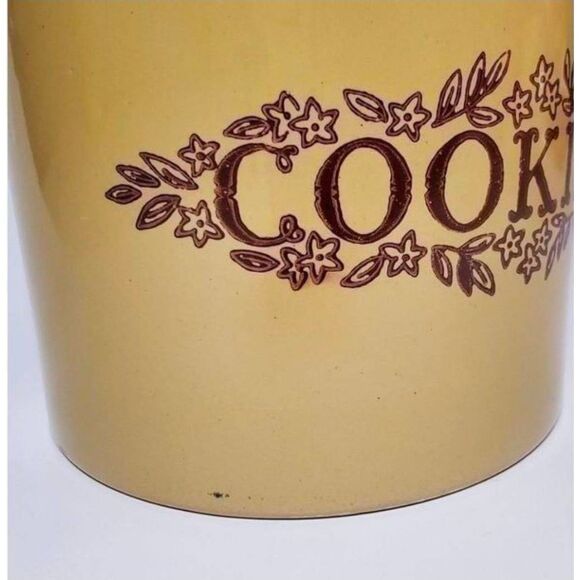 Vintage Monmouth Pottery Cookie Jar - Picture 10 of 10